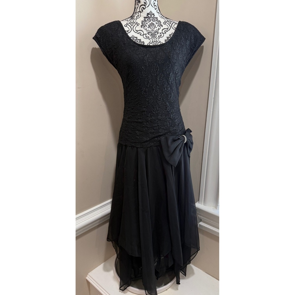 Elegance Vintage Black Lace Handkerchief Hem Cocktail Dress Bow Detail Size 12